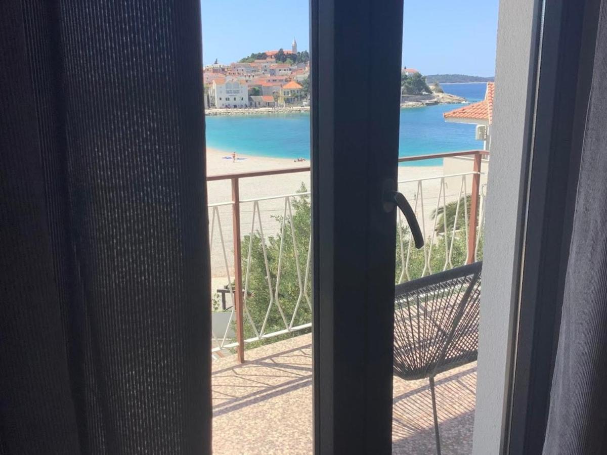 22 - Beachfront *